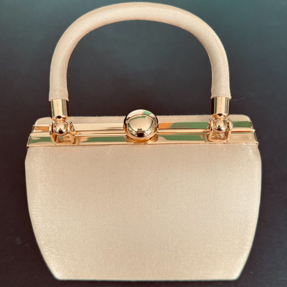INDEED Adorable Small Purse NWT